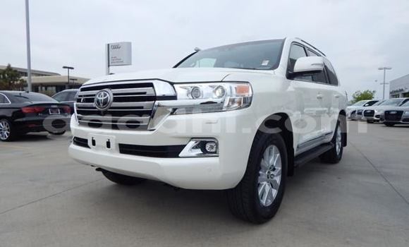 Buy Used Toyota Land Cruiser White Car in Baidoa in Somalia Buy Used Toyota Land Cruiser White Car in Baidoa in Somalia