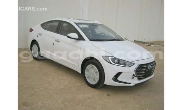 Imported Hyundai Elantra White Makiinaa iti Import - Dubai keessatti Somalia keessatti Imported Hyundai Elantra White Makiinaa iti Import - Dubai keessatti Somalia keessatti