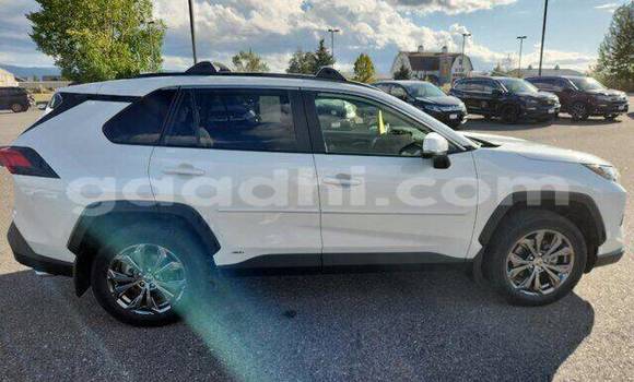 Nunua Ilio tumika Toyota RAV4 Nyeupe Gari ndani ya Dolaw nchini Gedo Nunua Ilio tumika Toyota RAV4 Nyeupe Gari ndani ya Dolaw nchini Gedo