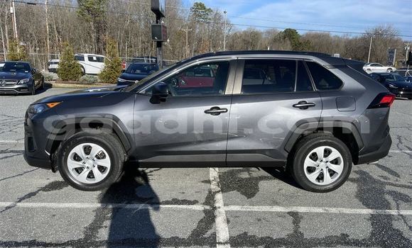 Nunua Ilio tumika Toyota RAV4 Beige Gari ndani ya Baki nchini Awdal Nunua Ilio tumika Toyota RAV4 Beige Gari ndani ya Baki nchini Awdal