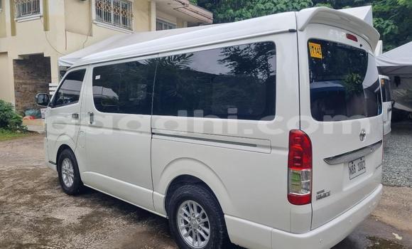 ይግዙ ያገለገለ Toyota Hiace ነጭ መኪና በ Odweyne በ አስቀምጠው ይግዙ ያገለገለ Toyota Hiace ነጭ መኪና በ Odweyne በ አስቀምጠው