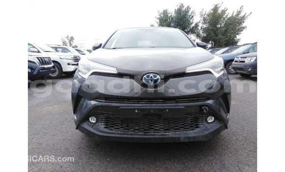 اشتري Imported Toyota C-HR آخر سيارة في Import - Dubai في الصومال اشتري Imported Toyota C-HR آخر سيارة في Import - Dubai في الصومال