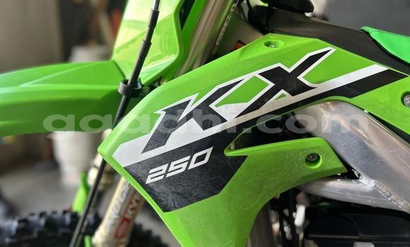 اشتري جديد Kawasaki KX أخضر دراجة نارية في أفجوي في الصومال اشتري جديد Kawasaki KX أخضر دراجة نارية في أفجوي في الصومال