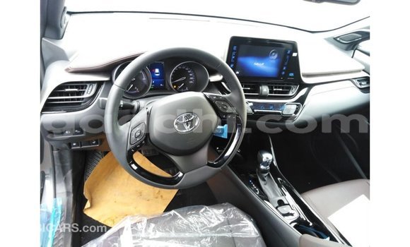 اشتري Imported Toyota C-HR آخر سيارة في Import - Dubai في الصومال اشتري Imported Toyota C-HR آخر سيارة في Import - Dubai في الصومال