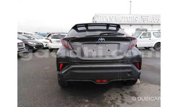 اشتري Imported Toyota C-HR آخر سيارة في Import - Dubai في الصومال اشتري Imported Toyota C-HR آخر سيارة في Import - Dubai في الصومال