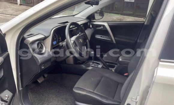 Nunua Ilio tumika Toyota RAV4 Nyeupe Gari ndani ya Mogadishu nchini Somalia Nunua Ilio tumika Toyota RAV4 Nyeupe Gari ndani ya Mogadishu nchini Somalia