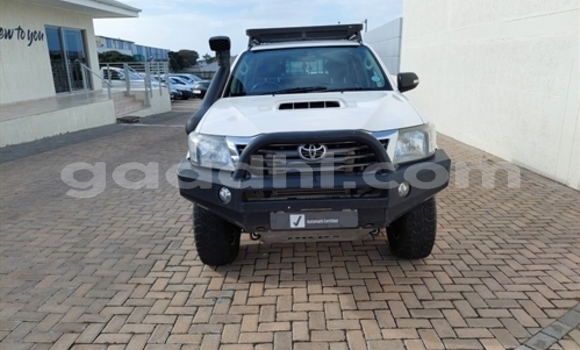 Buy Used Toyota Hilux White Car in Mogadishu in Somalia Buy Used Toyota Hilux White Car in Mogadishu in Somalia