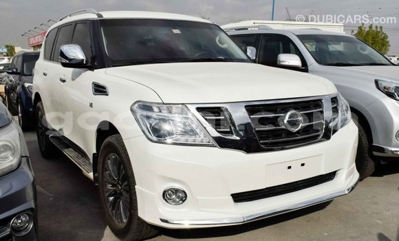 Acheter Import Voiture Nissan Patrol Blanc à Import - Dubai, Somalie Acheter Import Voiture Nissan Patrol Blanc à Import - Dubai, Somalie
