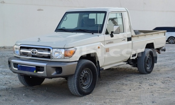 Buy Used Toyota Land Cruiser White Car in Mogadishu in Somalia Buy Used Toyota Land Cruiser White Car in Mogadishu in Somalia