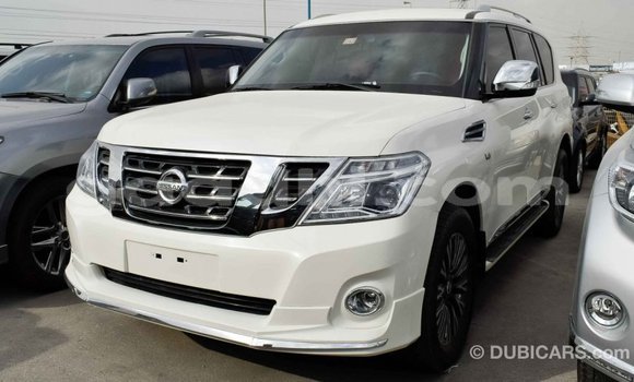 Acheter Import Voiture Nissan Patrol Blanc à Import - Dubai, Somalie Acheter Import Voiture Nissan Patrol Blanc à Import - Dubai, Somalie
