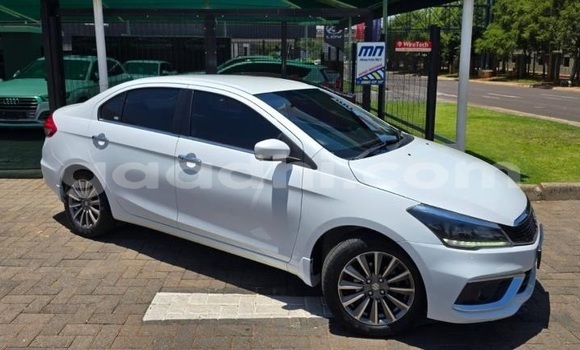 Buy Used Suzuki Ciaz White Car in Mogadishu in Somalia Buy Used Suzuki Ciaz White Car in Mogadishu in Somalia