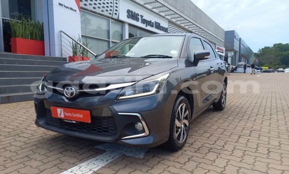 Nunua Ilio tumika Toyota Starlet Bluu Gari ndani ya Mogadishu nchini Somalia Nunua Ilio tumika Toyota Starlet Bluu Gari ndani ya Mogadishu nchini Somalia