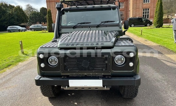 Buy Used Land Rover Defender Green Car in Mogadishu in Somalia Buy Used Land Rover Defender Green Car in Mogadishu in Somalia