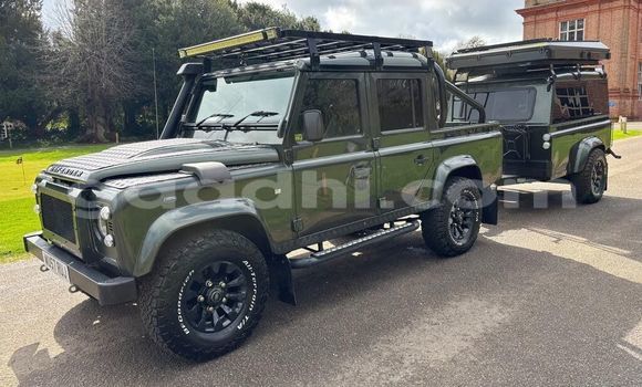Buy Used Land Rover Defender Green Car in Mogadishu in Somalia Buy Used Land Rover Defender Green Car in Mogadishu in Somalia