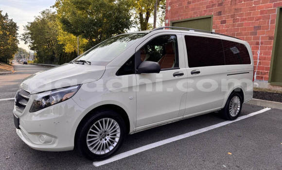 Buy Used Mercedes-Benz Vito White Car in Mogadishu in Somalia Buy Used Mercedes-Benz Vito White Car in Mogadishu in Somalia