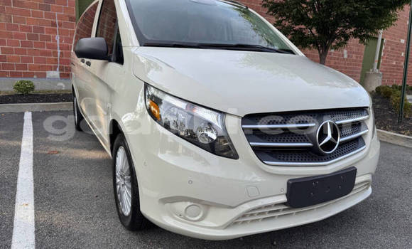 Buy Used Mercedes-Benz Vito White Car in Mogadishu in Somalia Buy Used Mercedes-Benz Vito White Car in Mogadishu in Somalia