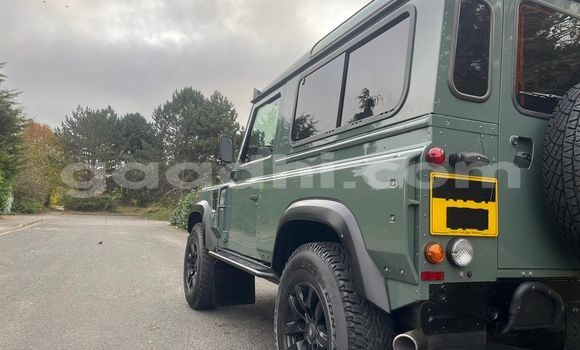 Buy Used Land Rover Defender Green Car in Mogadishu in Somalia Buy Used Land Rover Defender Green Car in Mogadishu in Somalia