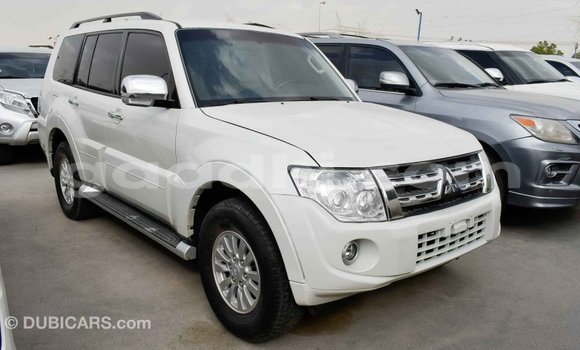 Imported Mitsubishi Pajero White Makiinaa iti Import - Dubai keessatti Somalia keessatti Imported Mitsubishi Pajero White Makiinaa iti Import - Dubai keessatti Somalia keessatti