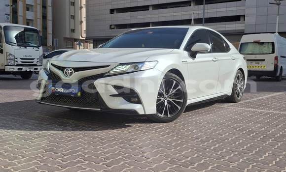 Buy Used Toyota Camry White Car in Mogadishu in Somalia