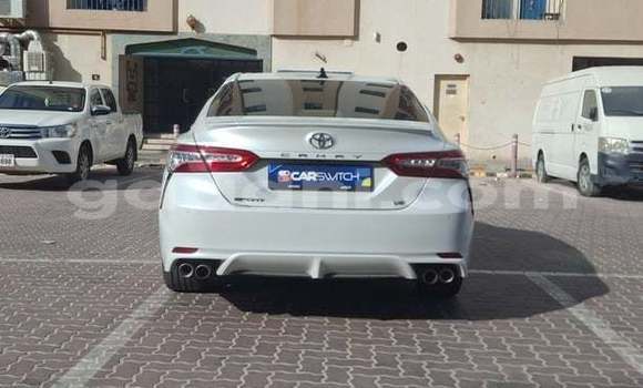 Buy Used Toyota Camry White Car in Mogadishu in Somalia Buy Used Toyota Camry White Car in Mogadishu in Somalia