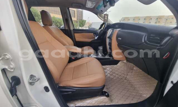 ይግዙ ያገለገለ Toyota Fortuner ነጭ መኪና በ ሜርታ በ ሶማሊያ ይግዙ ያገለገለ Toyota Fortuner ነጭ መኪና በ ሜርታ በ ሶማሊያ