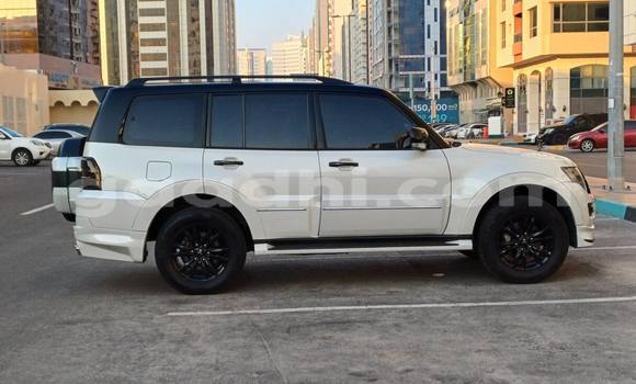 ይግዙ ያገለገለ Mitsubishi Pajero ነጭ መኪና በ ሞቃዲሾ በ ሶማሊያ ይግዙ ያገለገለ Mitsubishi Pajero ነጭ መኪና በ ሞቃዲሾ በ ሶማሊያ