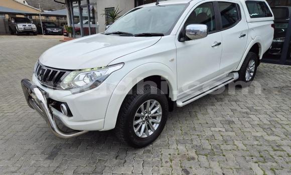 ይግዙ ያገለገለ Mitsubishi Triton ነጭ መኪና በ ሞቃዲሾ በ ሶማሊያ ይግዙ ያገለገለ Mitsubishi Triton ነጭ መኪና በ ሞቃዲሾ በ ሶማሊያ