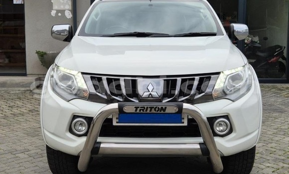ይግዙ ያገለገለ Mitsubishi Triton ነጭ መኪና በ ሞቃዲሾ በ ሶማሊያ ይግዙ ያገለገለ Mitsubishi Triton ነጭ መኪና በ ሞቃዲሾ በ ሶማሊያ