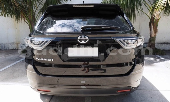 ይግዙ ያገለገለ Toyota Harrier ቀይ መኪና በ ሞቃዲሾ በ ሶማሊያ ይግዙ ያገለገለ Toyota Harrier ቀይ መኪና በ ሞቃዲሾ በ ሶማሊያ