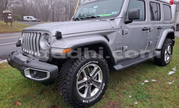 Nunua Ilio tumika Jeep Wrangler Fedha Gari ndani ya Berbera nchini Somalia