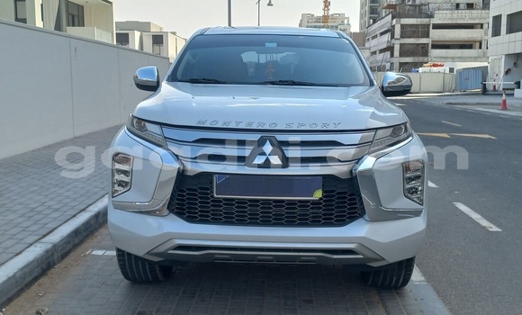 ይግዙ ያገለገለ Mitsubishi Montero Sport ነጭ መኪና በ ሞቃዲሾ በ ሶማሊያ ይግዙ ያገለገለ Mitsubishi Montero Sport ነጭ መኪና በ ሞቃዲሾ በ ሶማሊያ