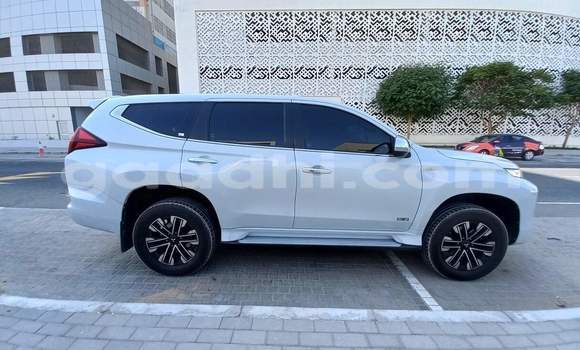 ይግዙ ያገለገለ Mitsubishi Montero Sport ነጭ መኪና በ ሞቃዲሾ በ ሶማሊያ ይግዙ ያገለገለ Mitsubishi Montero Sport ነጭ መኪና በ ሞቃዲሾ በ ሶማሊያ