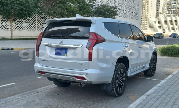 ይግዙ ያገለገለ Mitsubishi Montero Sport ነጭ መኪና በ ሞቃዲሾ በ ሶማሊያ ይግዙ ያገለገለ Mitsubishi Montero Sport ነጭ መኪና በ ሞቃዲሾ በ ሶማሊያ