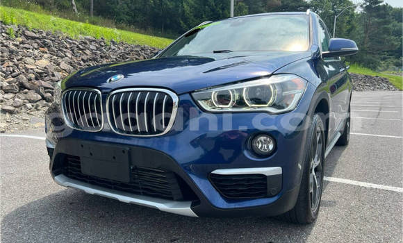 Nunua Ilio tumika BMW X1 Bluu Gari ndani ya Mogadishu nchini Somalia