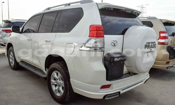 Imported Toyota Prado White Makiinaa iti Import - Dubai keessatti Somalia keessatti Imported Toyota Prado White Makiinaa iti Import - Dubai keessatti Somalia keessatti