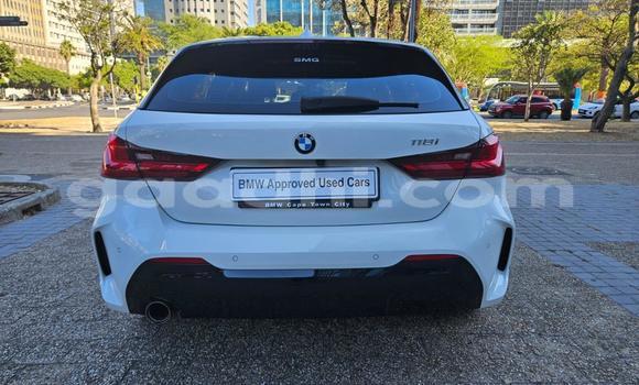 ይግዙ ያገለገለ BMW 1-Series ነጭ መኪና በ ሞቃዲሾ በ ሶማሊያ ይግዙ ያገለገለ BMW 1-Series ነጭ መኪና በ ሞቃዲሾ በ ሶማሊያ