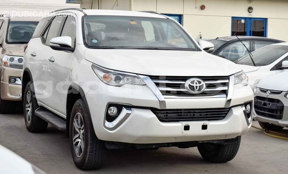 Imported Toyota Fortuner White Makiinaa iti Import - Dubai keessatti Somalia keessatti Imported Toyota Fortuner White Makiinaa iti Import - Dubai keessatti Somalia keessatti