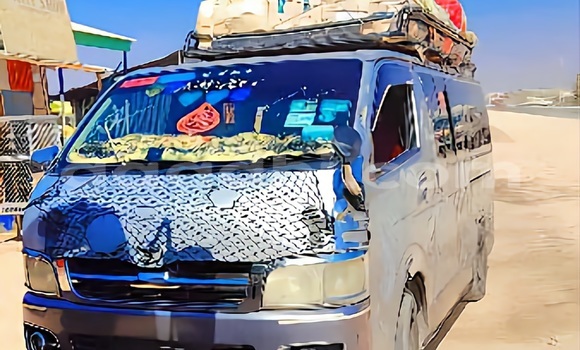 Nunua Ilio tumika Toyota Hiace Fedha Gari ndani ya Hargeysa nchini Somaliland