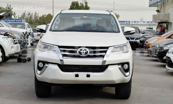 Imported Toyota Fortuner White Makiinaa iti Import - Dubai keessatti Somalia keessatti Imported Toyota Fortuner White Makiinaa iti Import - Dubai keessatti Somalia keessatti