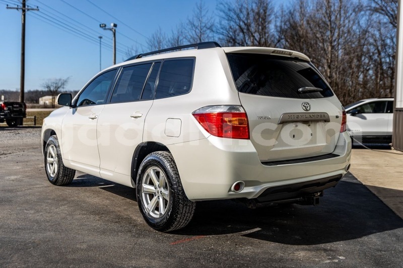 Big with watermark toyota highlander somalia berbera 5902