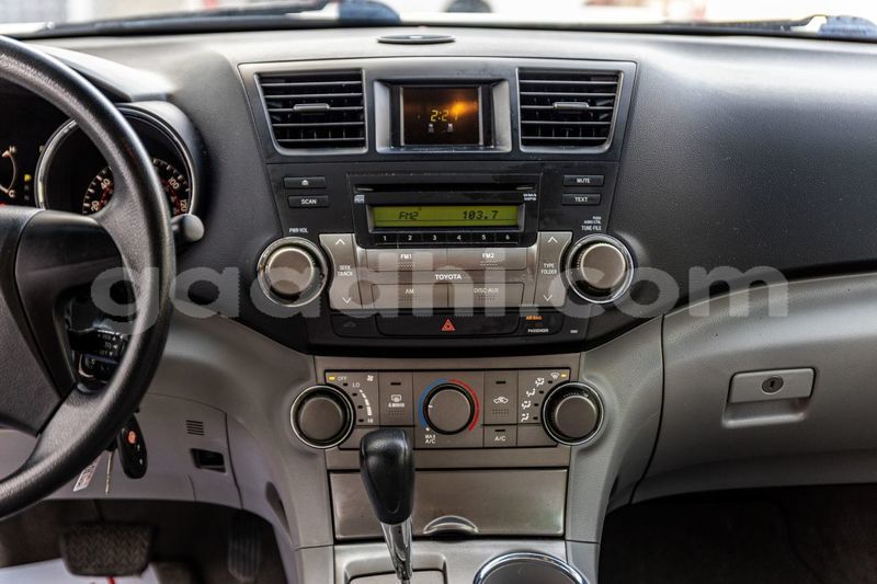 Big with watermark toyota highlander somalia berbera 5902