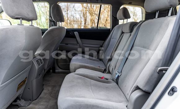 Buy Used Toyota Highlander White Car in Berbera in Somalia Buy Used Toyota Highlander White Car in Berbera in Somalia