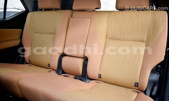 Imported Toyota Fortuner White Makiinaa iti Import - Dubai keessatti Somalia keessatti Imported Toyota Fortuner White Makiinaa iti Import - Dubai keessatti Somalia keessatti