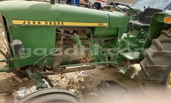 Nunua Ilio tumika Komatsu D31S Kijani Lori ndani ya Hargeysa nchini Somaliland