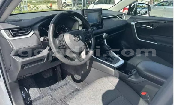 ይግዙ ያገለገለ Toyota RAV4 ነጭ መኪና በ ባንዲርባቤላ በ ባሪ ይግዙ ያገለገለ Toyota RAV4 ነጭ መኪና በ ባንዲርባቤላ በ ባሪ