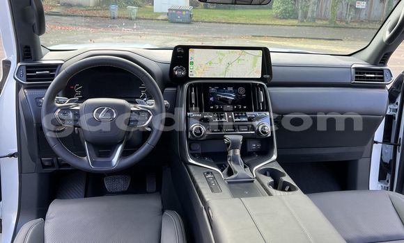 ይግዙ ያገለገለ Lexus LX ነጭ መኪና በ 'አላይላ በ ባሪ ይግዙ ያገለገለ Lexus LX ነጭ መኪና በ 'አላይላ በ ባሪ