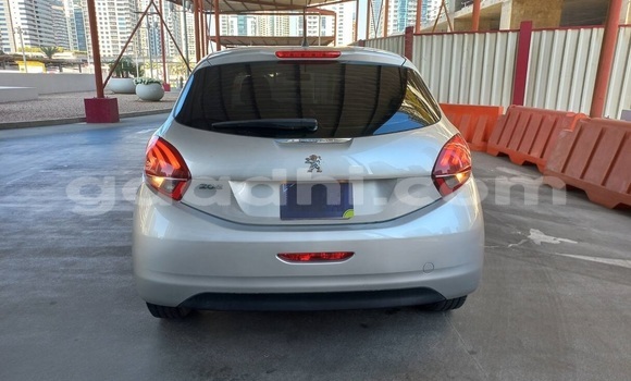 ይግዙ ያገለገለ Peugeot 208 ብር መኪና በ ሞቃዲሾ በ ሶማሊያ ይግዙ ያገለገለ Peugeot 208 ብር መኪና በ ሞቃዲሾ በ ሶማሊያ