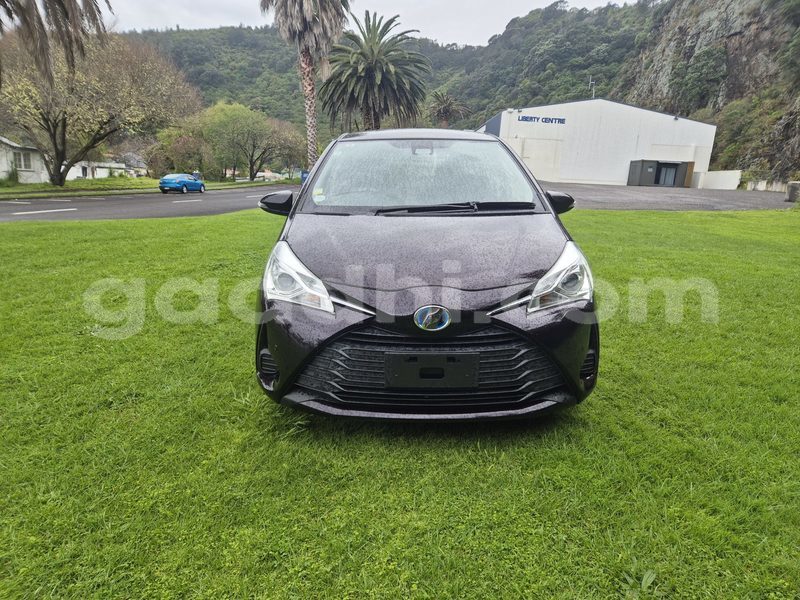 Big with watermark toyota vitz somalia mogadishu 5927