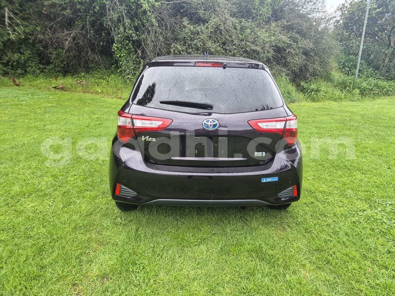 Big with watermark toyota vitz somalia mogadishu 5927