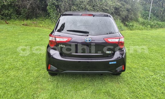 ይግዙ ያገለገለ Toyota Vitz ጥቁር መኪና በ ሞቃዲሾ በ ሶማሊያ ይግዙ ያገለገለ Toyota Vitz ጥቁር መኪና በ ሞቃዲሾ በ ሶማሊያ